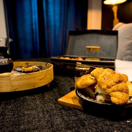 La Petite Valise Hotell Ploudalmézeau Exteriör bild