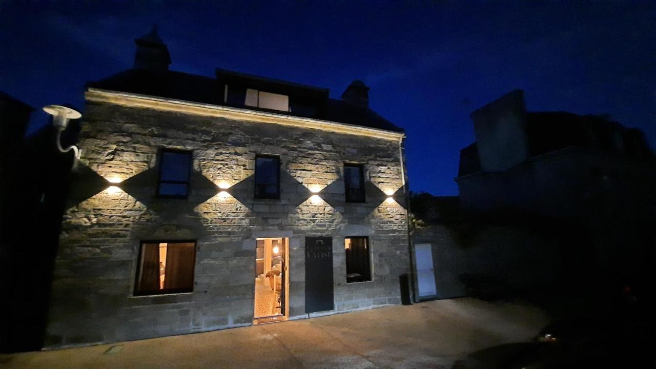 La Petite Valise Hotell Ploudalmézeau Exteriör bild
